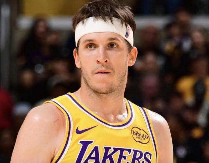  里夫斯赛后剖析故意罚丢一球；从失误到扳平，湖人险胜背后藏着战术智慧。 体育新闻 里夫斯赛后剖析故意罚丢一球；从失误到扳平，湖人险胜背后藏着战术智慧。 体育新闻 里夫斯赛后剖析故意罚丢一球；从失误到扳平，湖人险胜背后藏着战术智慧。 体育新闻 里夫斯赛后剖析故意罚丢一球；从失误到扳平，湖人险胜背后藏着战术智慧。 体育新闻