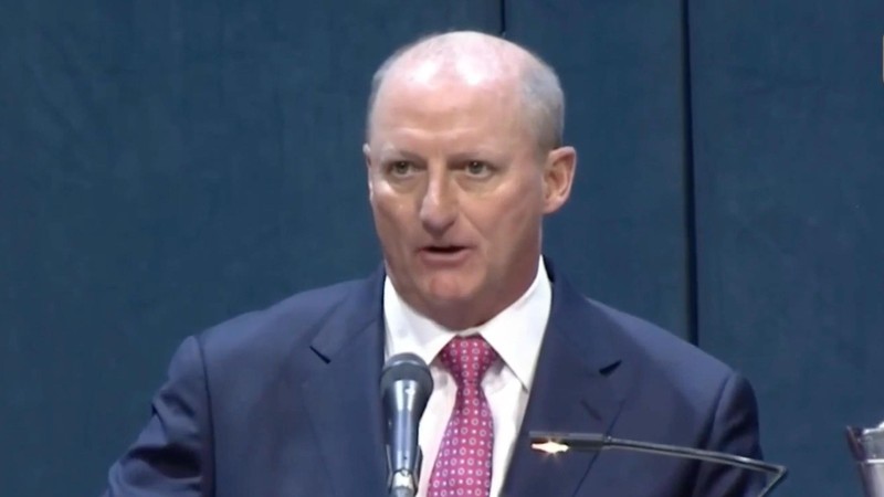  焦虑与重塑：后巴菲特时代的投资者心理建设指南。 股票财经