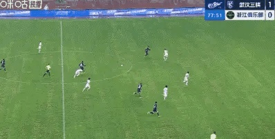  从战术拆解到逆转逻辑：山东泰山2-1天津津门虎的技术复盘 体育新闻